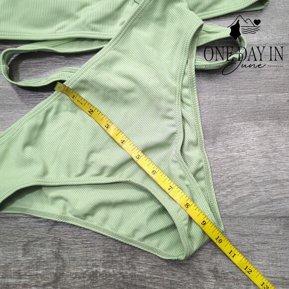 CharmLeaks Ribbed Cross Front Bikini Swimsuit Size 15-16Y - Picture 3 of 4